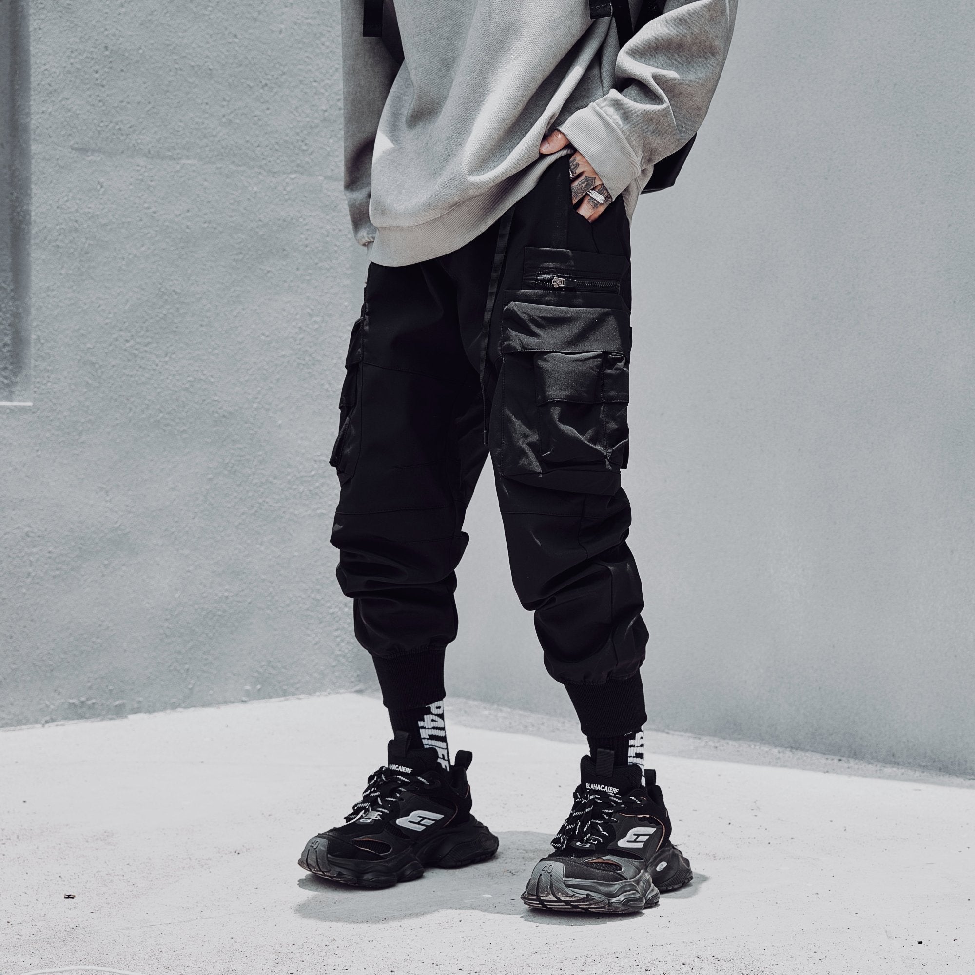 IBP442 Matte Black Cargo Joggers