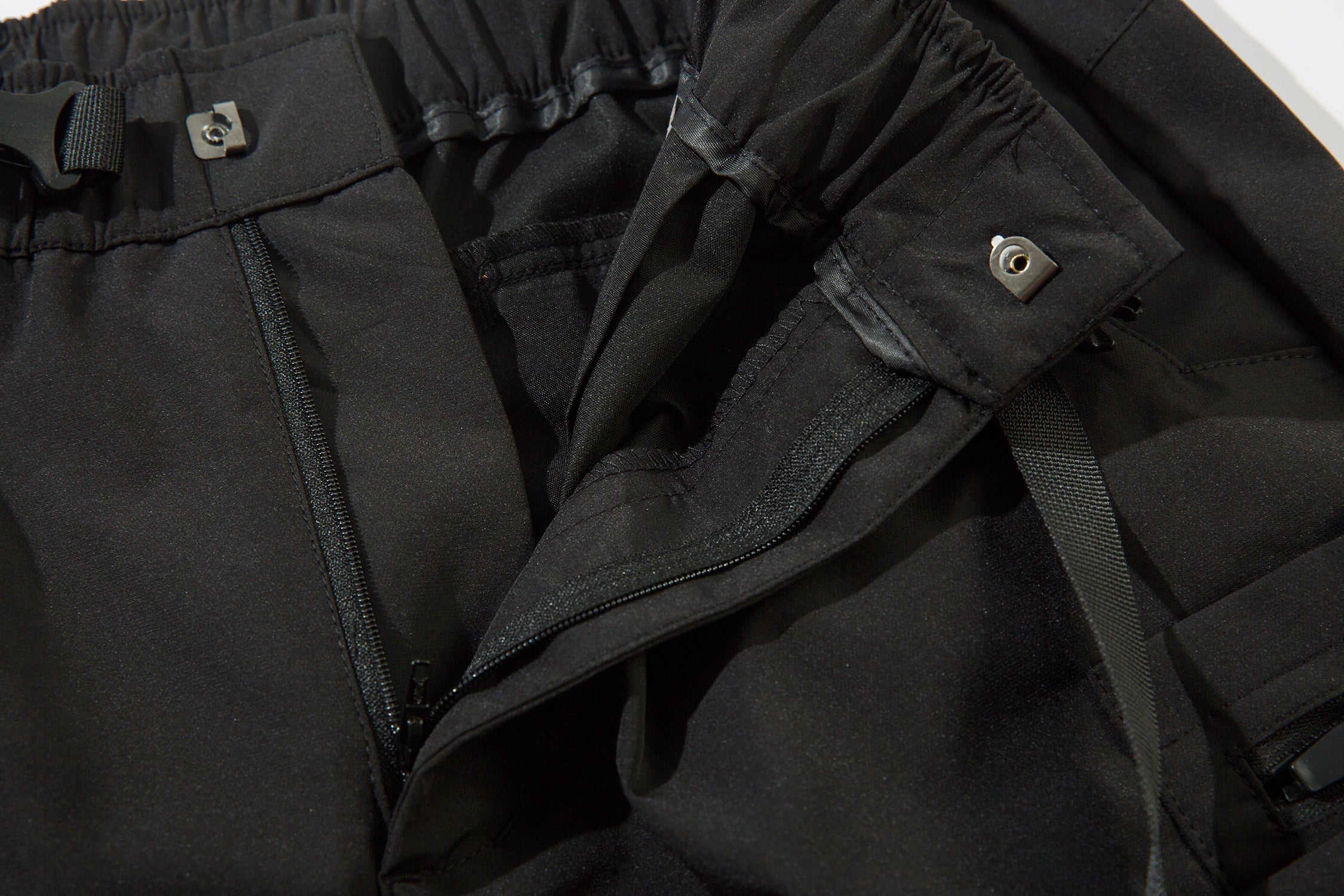 IBP442 Matte Black Cargo Joggers